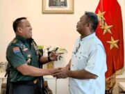 Baret Merah di Hamparan Sawah